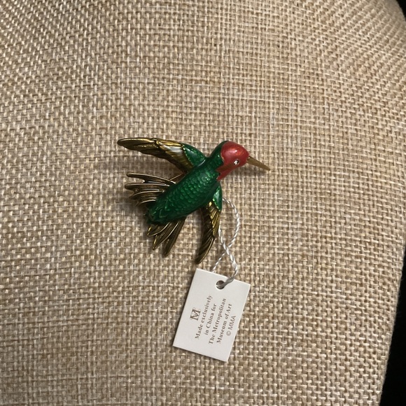 MMA by Ciner Vintage Gold Toned, Hand Enamel Birds Brooch Set. - Picture 2 of 6